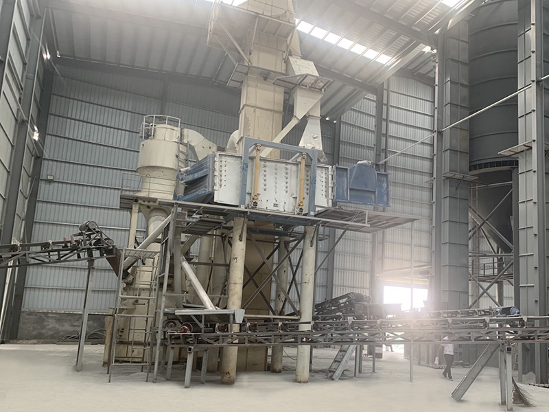湖南花崗(gang)岩制砂機生(sheng)産現場