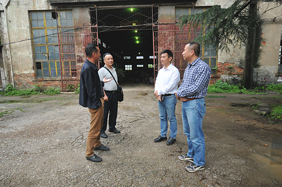 桂林市生(sheng)态環境局蔣(jiǎng)永光一行到(dao)桂林礦機開(kai)展調研